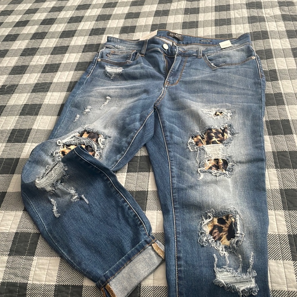 Judy Blue Mid Rise Skinny Fit Leopard distressed Jeans